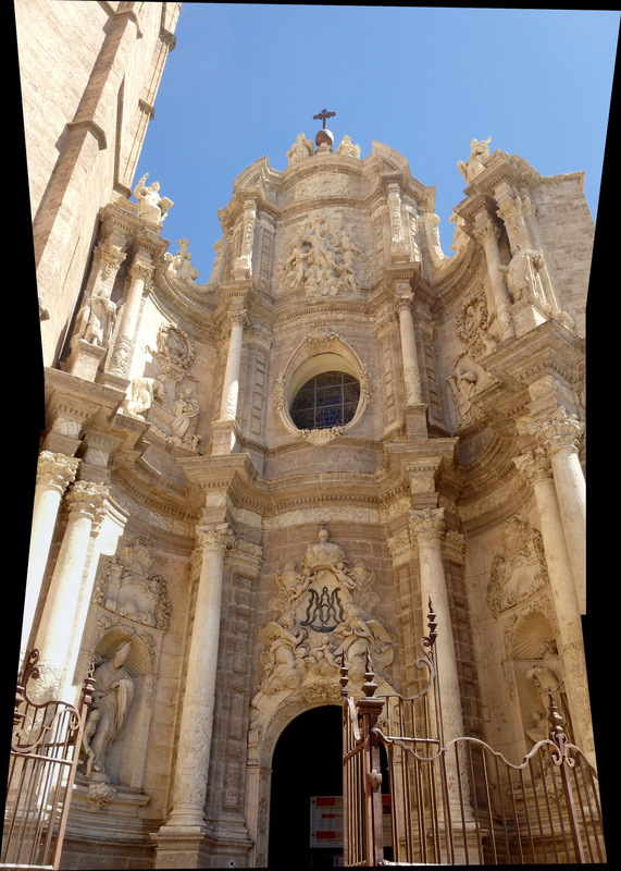 The SE (main) entrance to the Cathedral of Val&egrave;ncia.